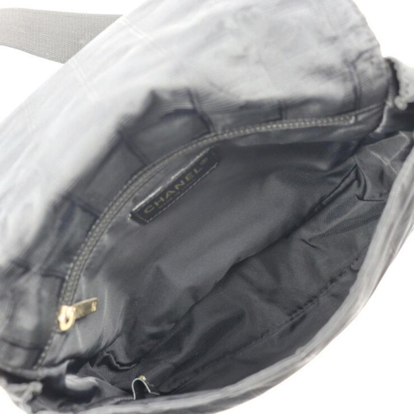 Chanel Travel Line  Synthetic Shoulder Bag (Pre-Owned)