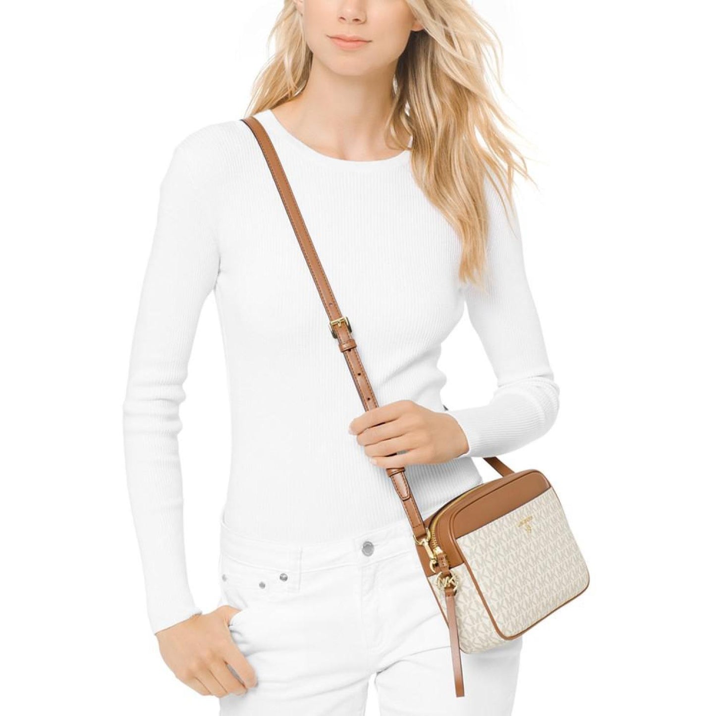 Logo Jet Set Charm Large East West Camera Crossbody
